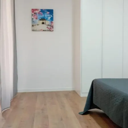 Apartman Rosalia De Castro 27 *