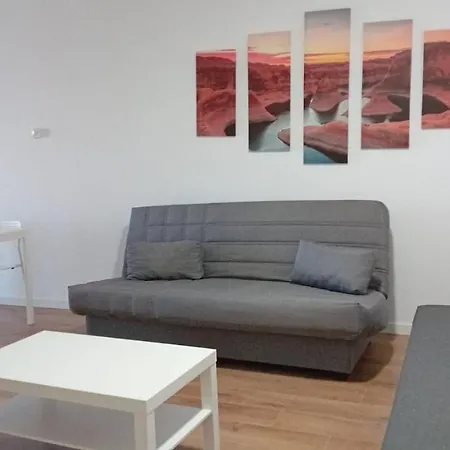 Apartman Rosalia De Castro 27